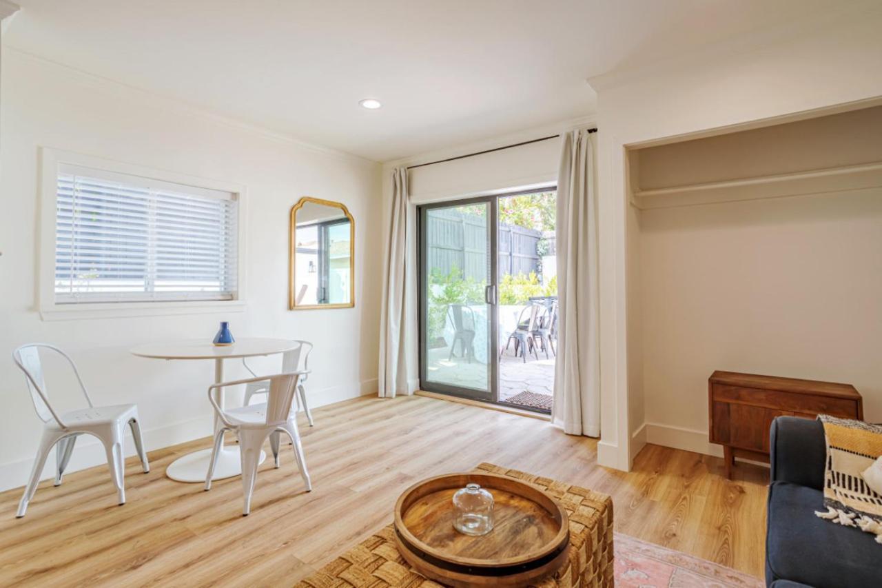 Elegant Guest Unit Universal Sleeps 6 Hot Tub * Los Angeles