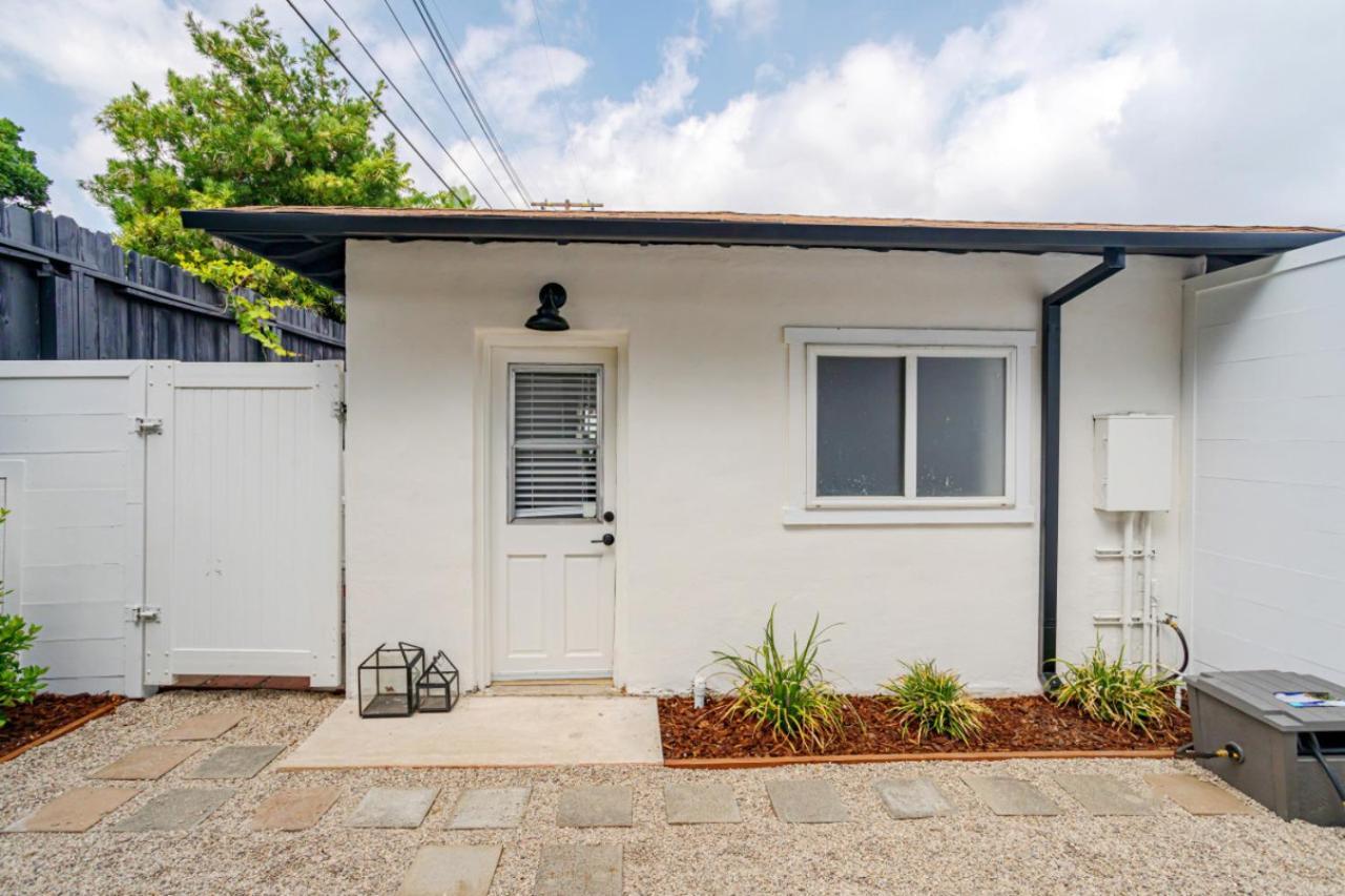 Elegant Guest Unit Universal Sleeps 6 Hot Tub Holiday home